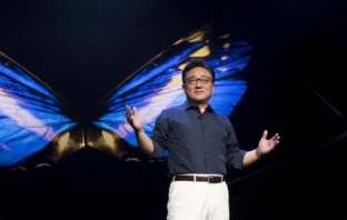 Dajcie spokój ze zginanym smartfonem! To są najważniejsze rzeczy z konferencji SDC2018 Samsunga! Prezes DJ Koh na konferencji Samsung Developer Conference 2018 - fot. Samsung